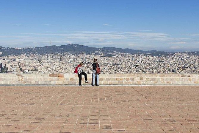 Barcelona Best Views: Old Town and Montjuic Castle Private Tour - Inside Montjuïc Castle and its political past
