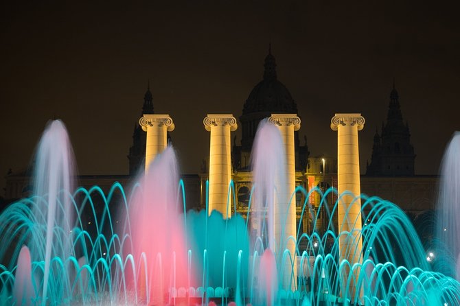 Barcelona Best Views: Old Town, Cable Car and Montjuic Castle - Walking, pace, and guide quality