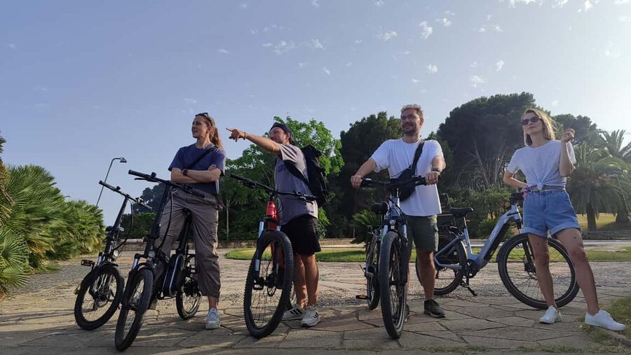 Barcelona: Montjuïc e-bike Adventure with Views and Castle - The Montjuïc climb, made easier by electric assist