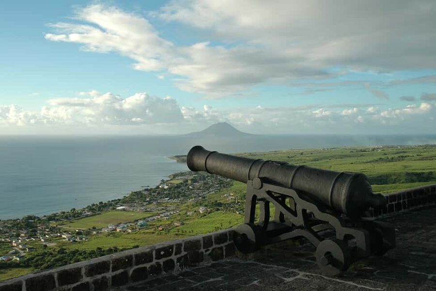 Basseterre: Brimstone Hill Fortress & Beach Shore Excursion - Inside the 16th-century fortress
