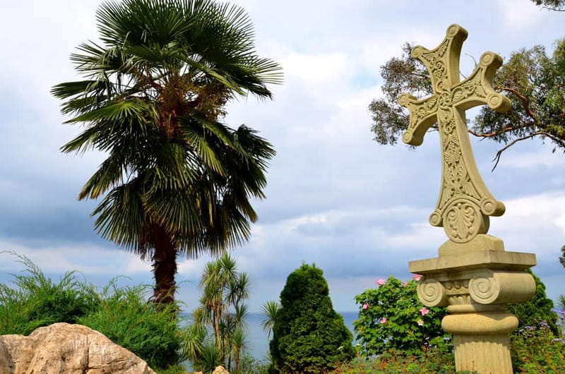 Batumi: Botanical Garden, Petra Fortress and Miniatures Park - Guides, transport, and the day-to-day feel