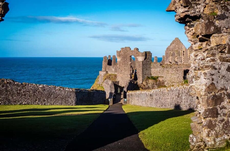 Belfast: Giant's Causeway & Irish Castles Tour -WIFI onboard - Why this Belfast day trip works
