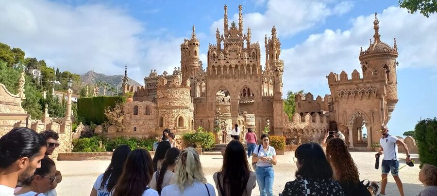 Benalmadena: Colomares Castle Tour with Entry Ticket - What Colomares Castle really is