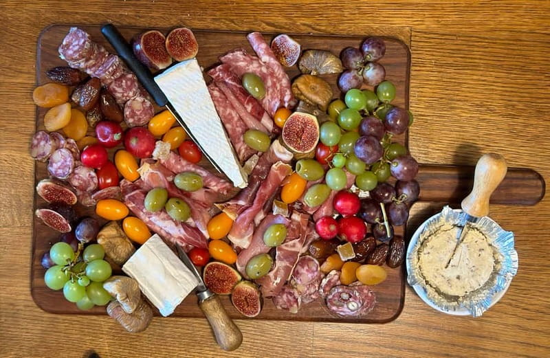 Bergerac: Lunch at Chateau Lestevenie - What arrives on the shared platter