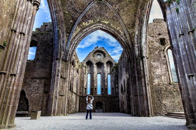 Blarney, Rock of Cashel & Cahir Castles Day Tour From Dublin - Cahir Castle shows the military side of Ireland