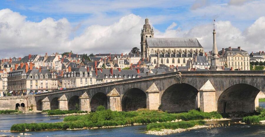 Blois: Private Tour of Blois Castle with Entry Tickets - Is $276 per person good value?