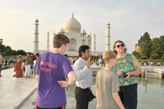 Book Govt Approved Guide for Taj Mahal & Agra fort - Why a private guide helps at the Taj Mahal