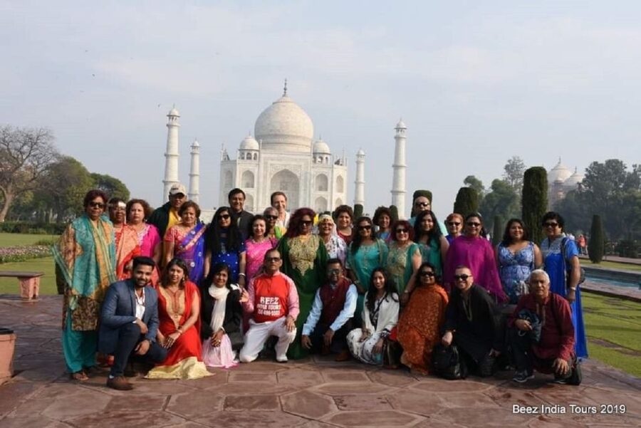 Book Govt. Approved Tour Guide For Taj Mahal & Fort - Key points at a glance