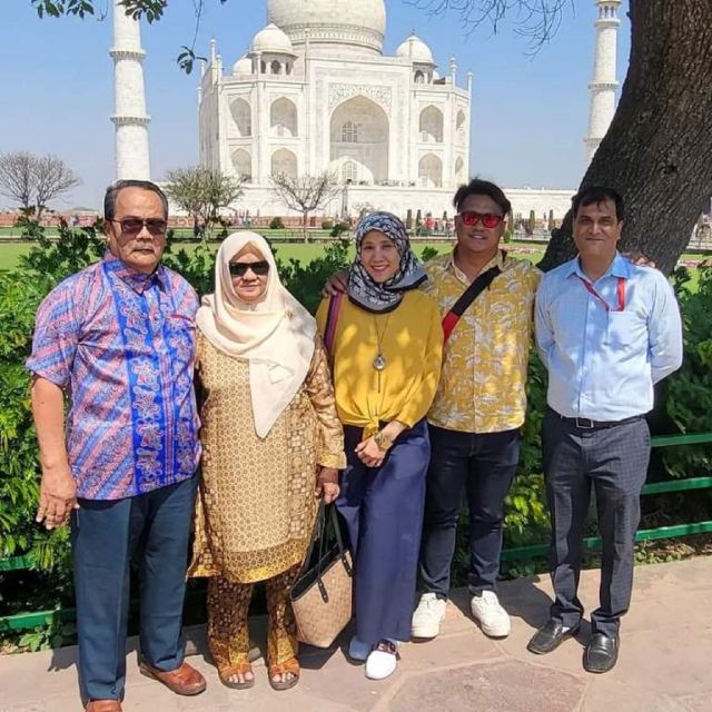 Book Govt. Approved Tour Guide For Taj Mahal & Fort - Why a guide changes the Taj Mahal visit