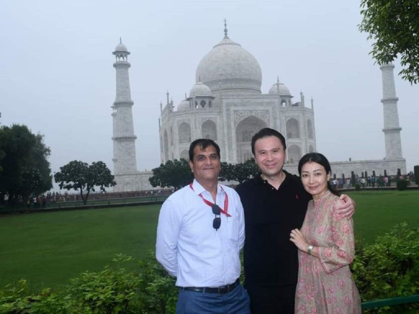 Book Govt. Approved Tour Guide For Taj Mahal & Fort - Seeing Agra Fort through Akbar’s eyes