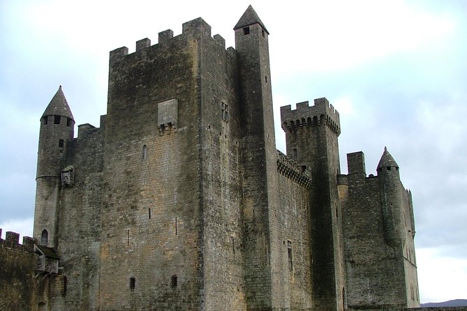 Bordeaux to Dordogne - Private Tour: Fortified Castles and Medieval Villages - The riverside village: a short look at Dordogne life