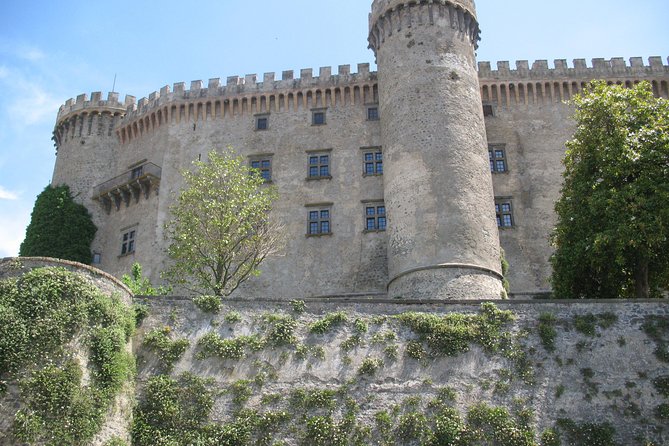 Bracciano: Odescalchi-Orsini ancient Castle Tour with Lunch - Entering Odescalchi Castle