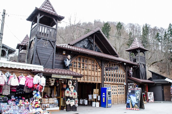 Bran Castle, Bear Sanctuary, and Rasnov Fortress Half Day Tour - Should you book the Brasov bear sanctuary and castle tour?