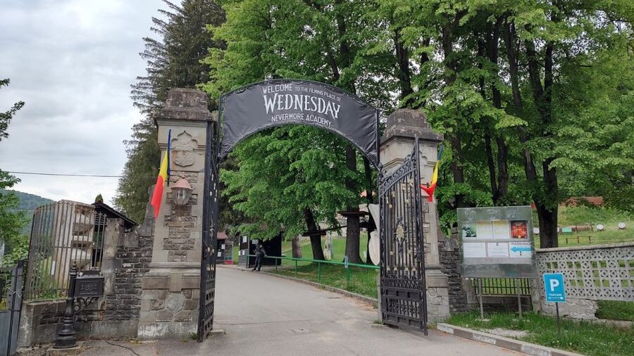 Brasov: Bran, Peles and Cantacuzino Castles Day Tour - Cantacuzino Castle and its screen connection