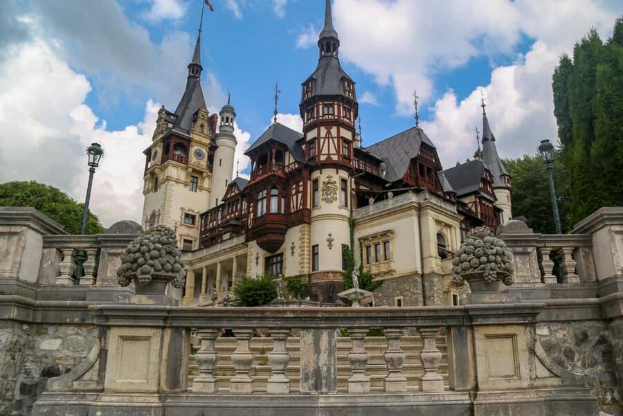 Brașov: Bran, Râșnov, and Peleș Castles Tour with Guide - Timing, crowds, and practical limits
