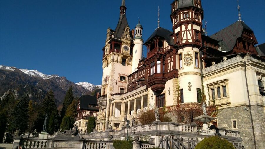 Brasov: Peles Castle, Bran Castle & Rasnov Fortress Day Tour - Peleș Castle: give the first stop your full attention