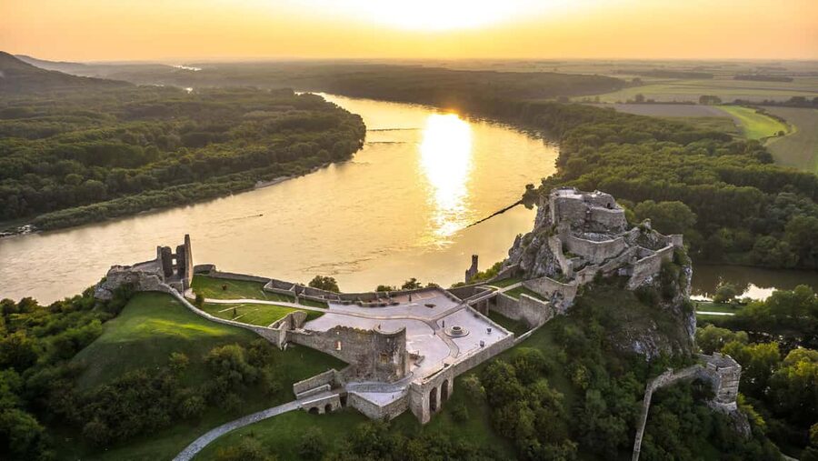Bratislava: Cruise - Devín Castle Round Trip - Food, drinks, and the Devín specialty