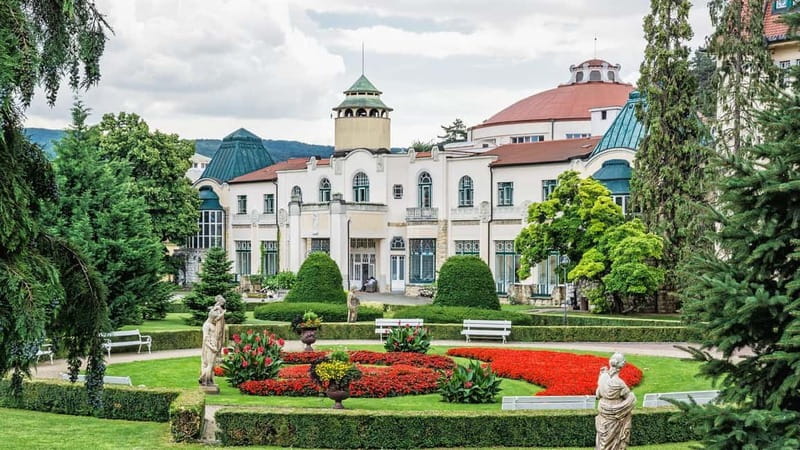 Bratislava/Slovakia: Trencin Castle, Piestany Spa, Monastery - The Optional Thermal Stop at Trenčianske Teplice