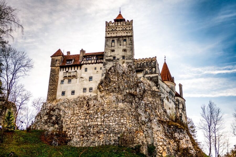 Bucharest: Bran Castle and Bear Sanctuary Small-Group Tour - Key points to know before booking
