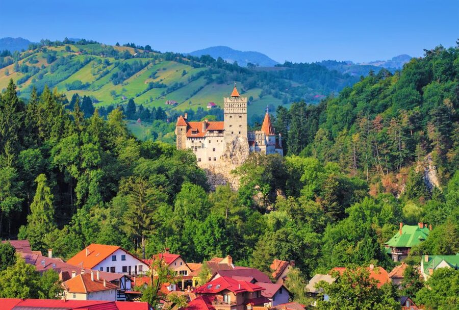 Bucharest: Dracula Castle, Peles Castle & Brasov Old Town - Brașov: the day’s best free-time stop