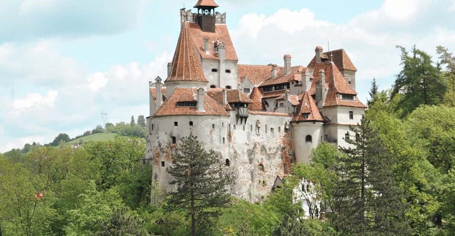 Bucharest: Dracula's Castle, Peleș Castle & Brașov Day Trip - Should you book this Bucharest castle tour?