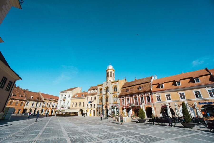 Bucharest: Dracula's Castle, Peles Castle, & Brasov Old Town - Peleș Castle: Romania’s royal showpiece