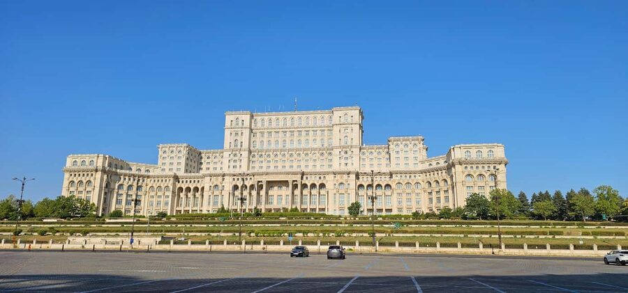 Bucharest Parliament,Village Museum,Dracula's Tomb,Mogosoaia - A quick Bucharest orientation with hotel pickup