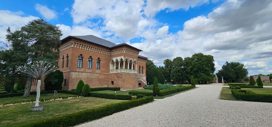 Bucharest Parliament,Village Museum,Dracula's Tomb,Mogosoaia - What the $89 price really covers