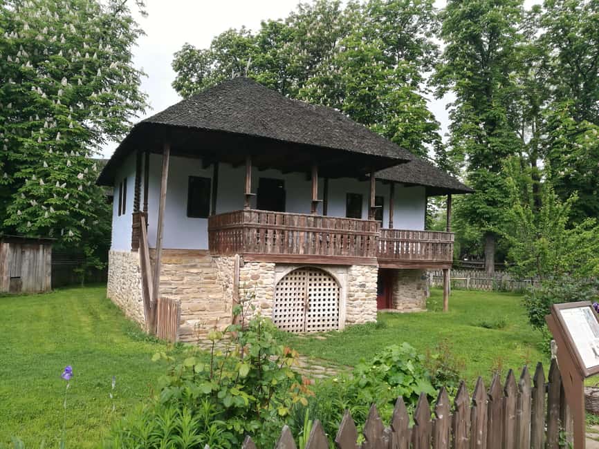 Bucharest Parliament,Village Museum,Dracula's Tomb,Mogosoaia - The guide can make or break this fast route