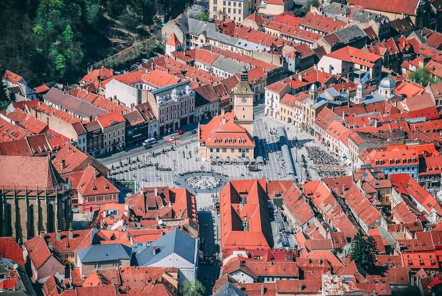 Bucharest: Peles Castle, Bran Castle & Brașov Day Tour - Brașov and the Black Church
