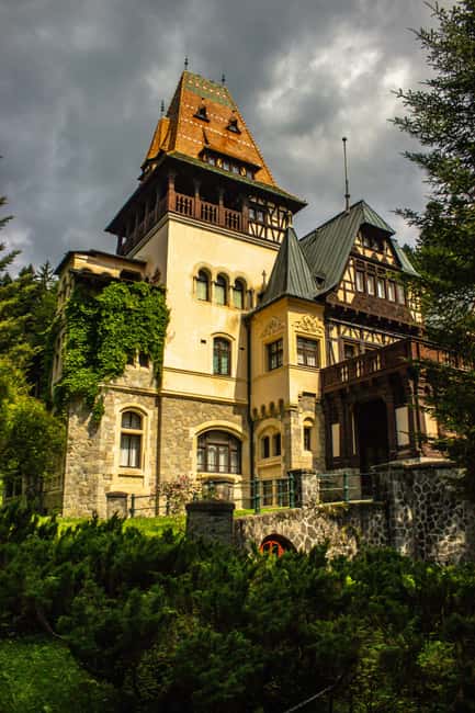 Bucharest: Peles Castle, Bran Castle & Brașov Day Tour - Timing, traffic, and the real cost of the day