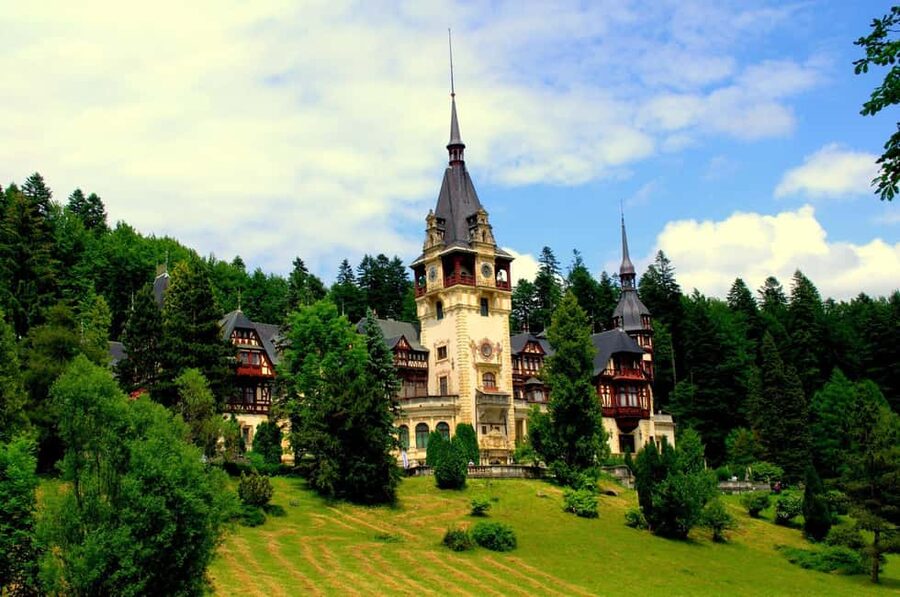 Bucharest: Peles Castle, Bran Castle & Brașov Day Tour - Should you book this Bucharest castle tour?