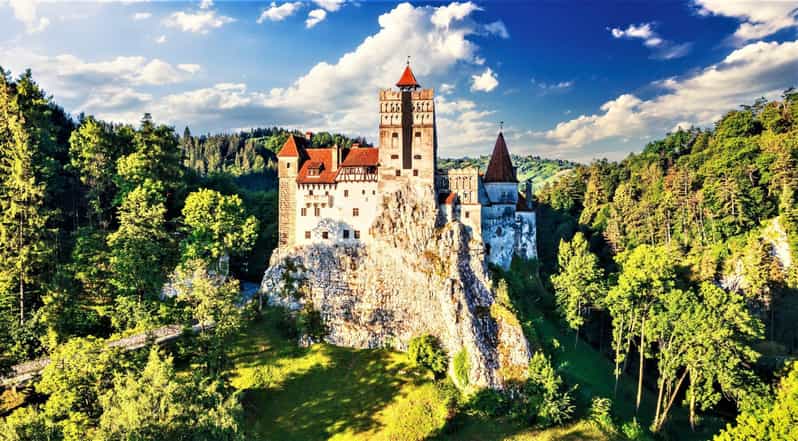 Bucharest: Peles Castle, Bran Castle, & Brasov Old Town Tour - Peles Castle: Romania’s royal showpiece