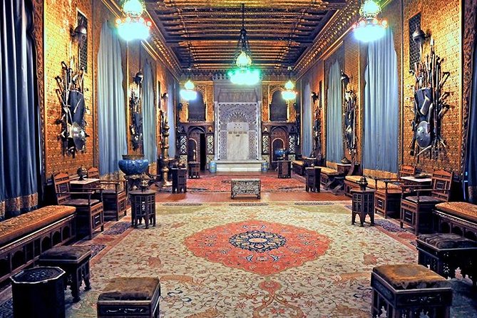Bucharest Private Tour to Peles Castle & Biggest Salt Mine in Eu - Radu and the value of a private guide