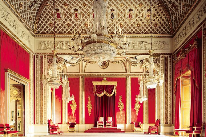 Buckingham Palace and Windsor Castle Escorted Tour from London - The coach ride to Windsor