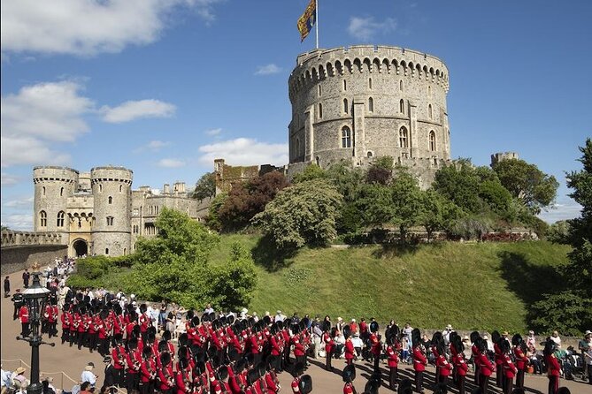 Buckingham Palace and Windsor Castle Escorted Tour from London - St George’s Chapel is worth protecting time for