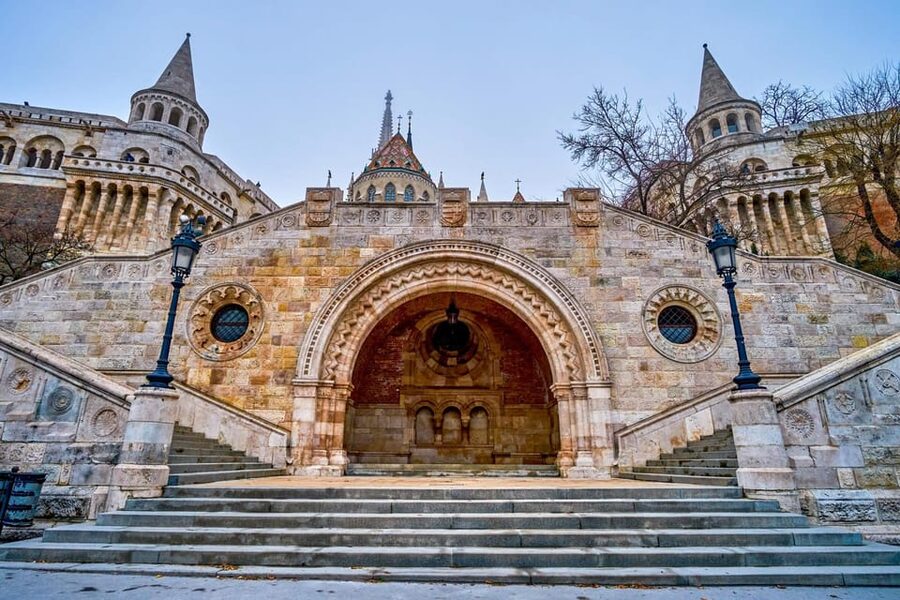 Buda Castle District and Matthias Church Private Tour - Weather, Crowds, and Church Restrictions