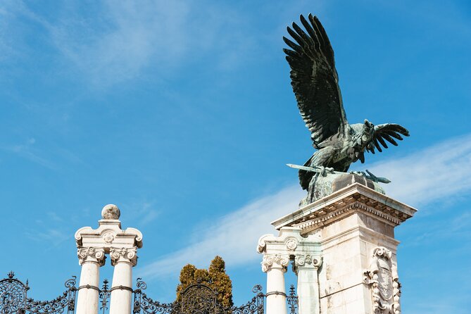 Buda Castle's Secrets with a Historian - Cobblestones and Sándor Palace