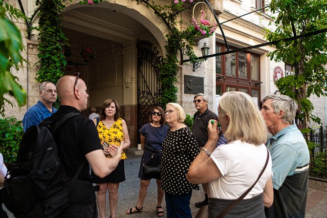 Buda Castle Walking Tour with Matthias church entry, Cake&Coffee - Small groups, flexible pacing, and weather