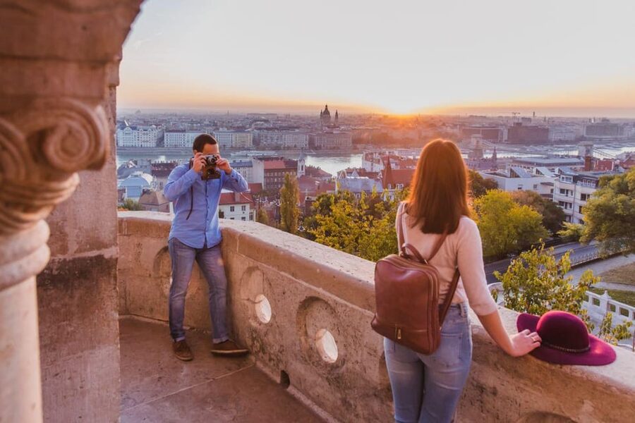 Budapest: 3-hour City Tour with Castle Walk + 1-hour Cruise - Guides, transport, and the pace of the day