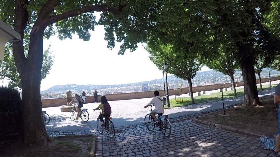Budapest & Buda Castle e-Bike Tour with a local guide - Reaching Buda Castle by Electric Bike