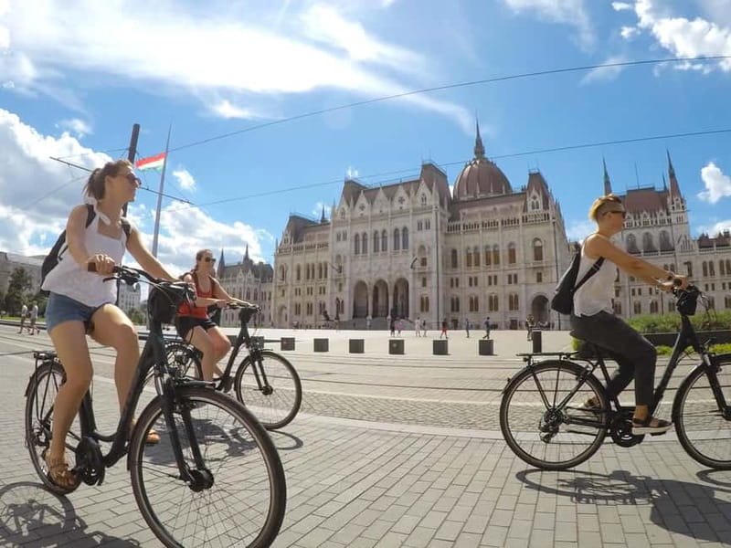Budapest & Buda Castle e-Bike Tour with a local guide - St. Stephen’s Basilica and the Political Heart of Pest