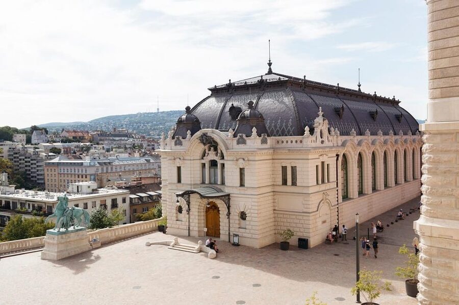 Budapest: Buda Castle Walking Tour & Folk Music Performance - Fisherman’s Bastion and Budapest from above