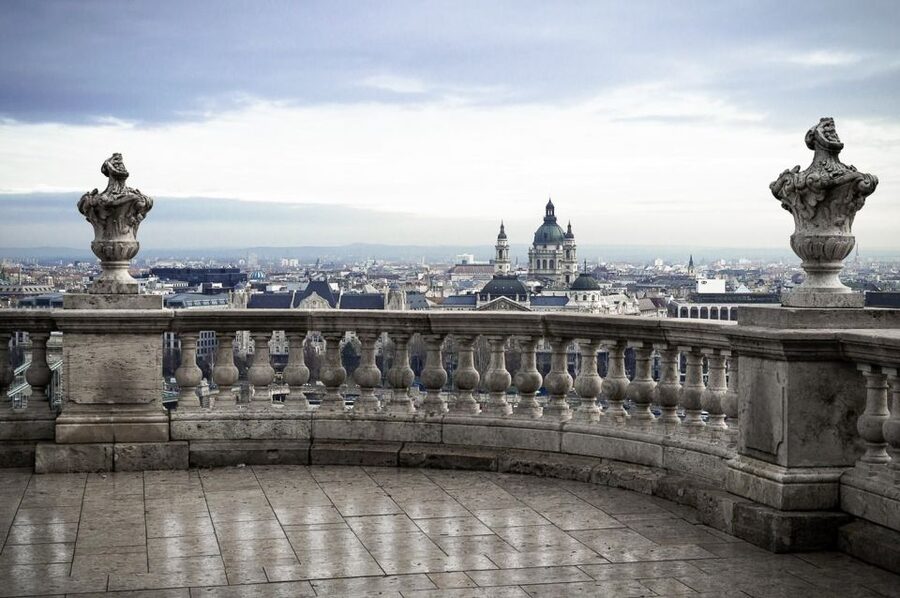 Budapest: Buda Castle Walking Tour in German - Why Buda Castle District works so well on foot