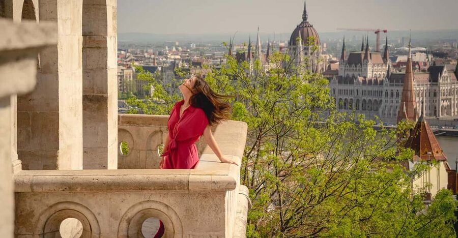 Budapest: Fast Private Photoshoot at Fisherman's Bastion - Why Fishermans Bastion works so well for portraits