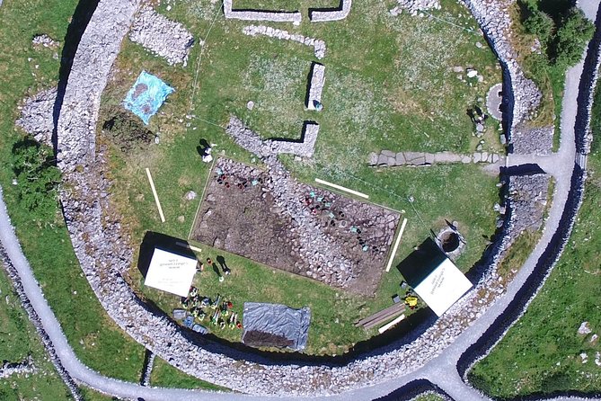 Caherconnell Fort & Sheepdog Demonstrations - Rain, wind, and the covered viewing area