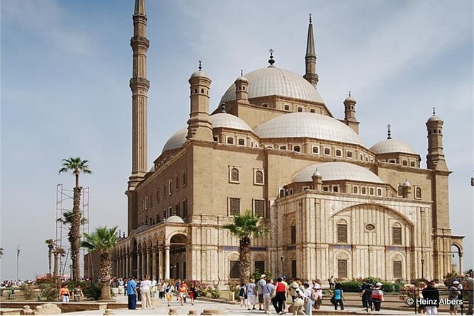 Cairo Day Tour visit Egyptian Museum, Citadel and Khan Khalil Bazaar - How the guides affect the experience