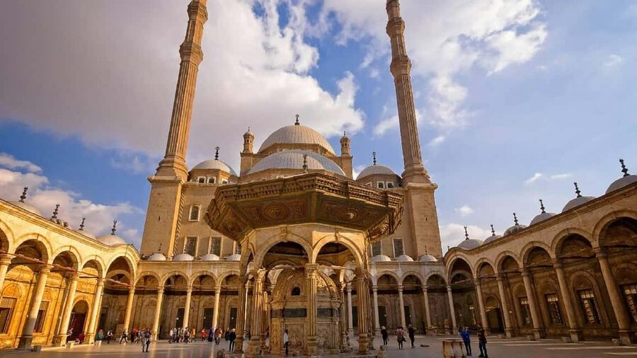 Cairo: National Museum, Egyptian Museum, and Citadel Tour - Lunch at a local restaurant