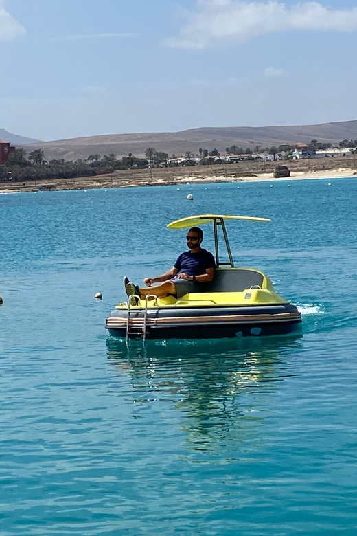 Caleta de Fuste: Electric Boat in Puerto Castillo - Why the three-person limit matters