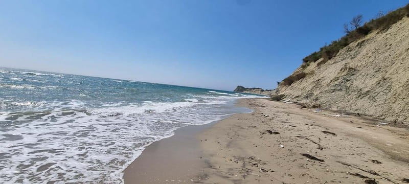 Cape of Rodon, Hiking to Castle, Beach, Wine testing tour! - The 70-minute hike shows the cape at walking pace